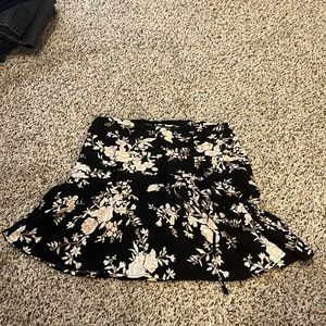 Forever 21 size small floral mini skirt